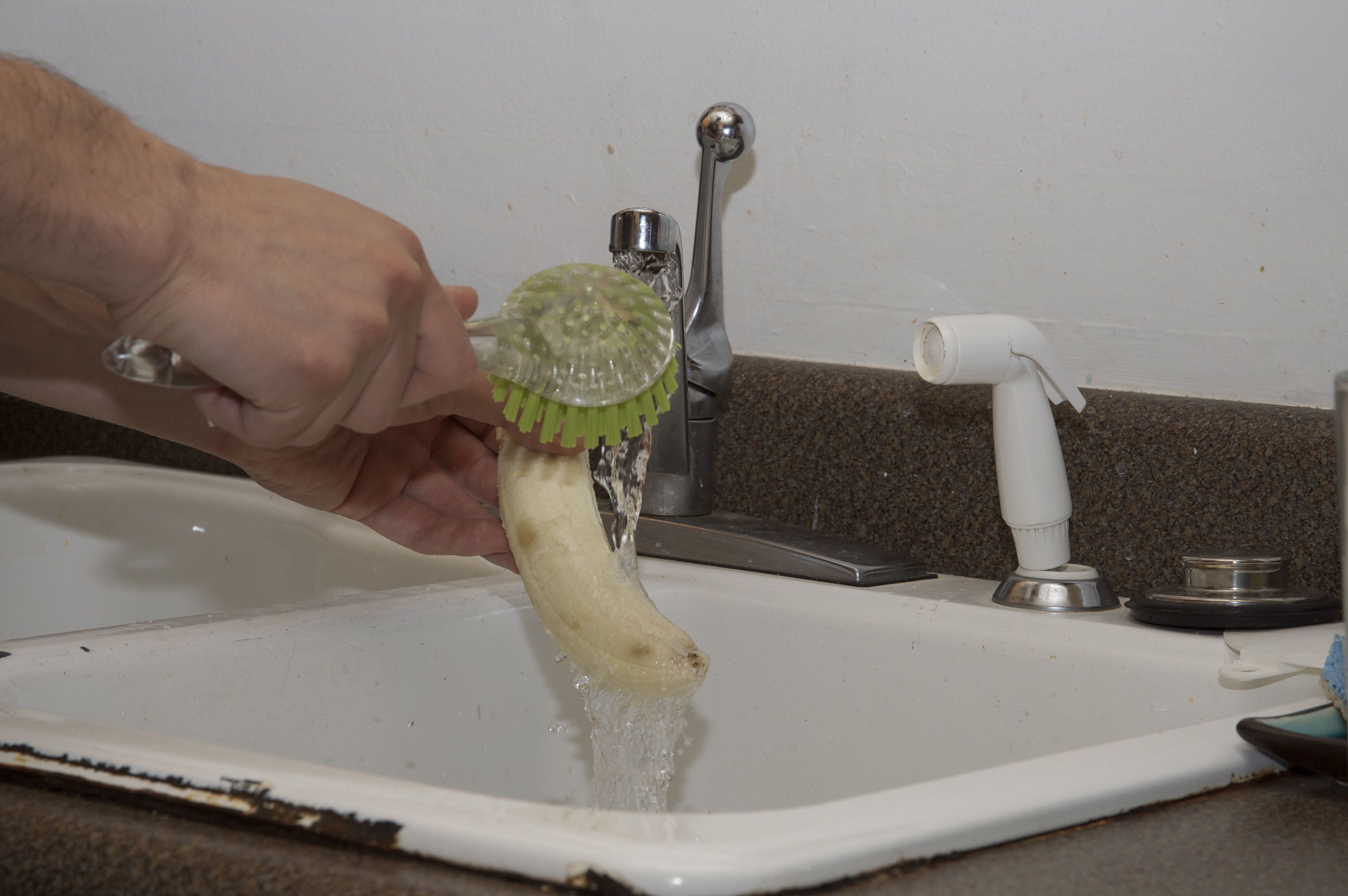 Starry Wisdom Proper Handling And Cleaning Of Bananas